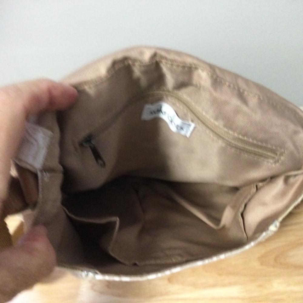 Sakroots Artist Circle Sand-Colored Canvas Crossbody Bag, NWT - Picture 4 of 7